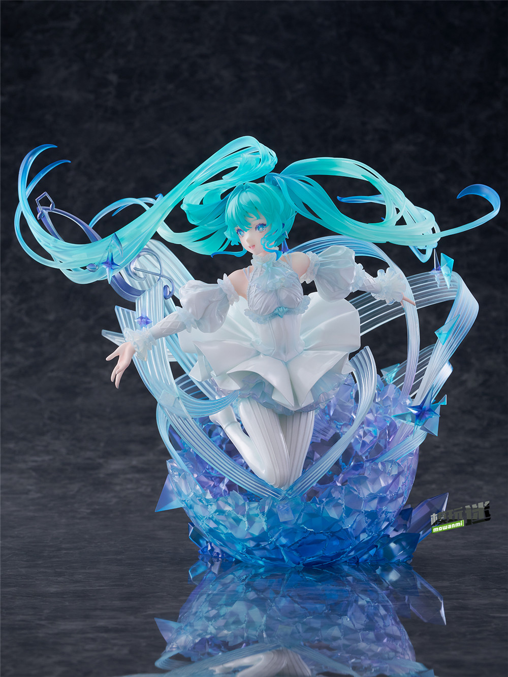 eStream推出SSF初音未来 -水晶礼裙-1/7手办